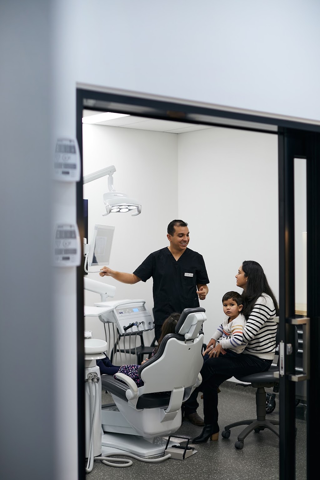 Armstrong Smiles | T01/500 - 540 Torquay Rd, Armstrong Creek VIC 3217, Australia | Phone: (03) 5215 1333