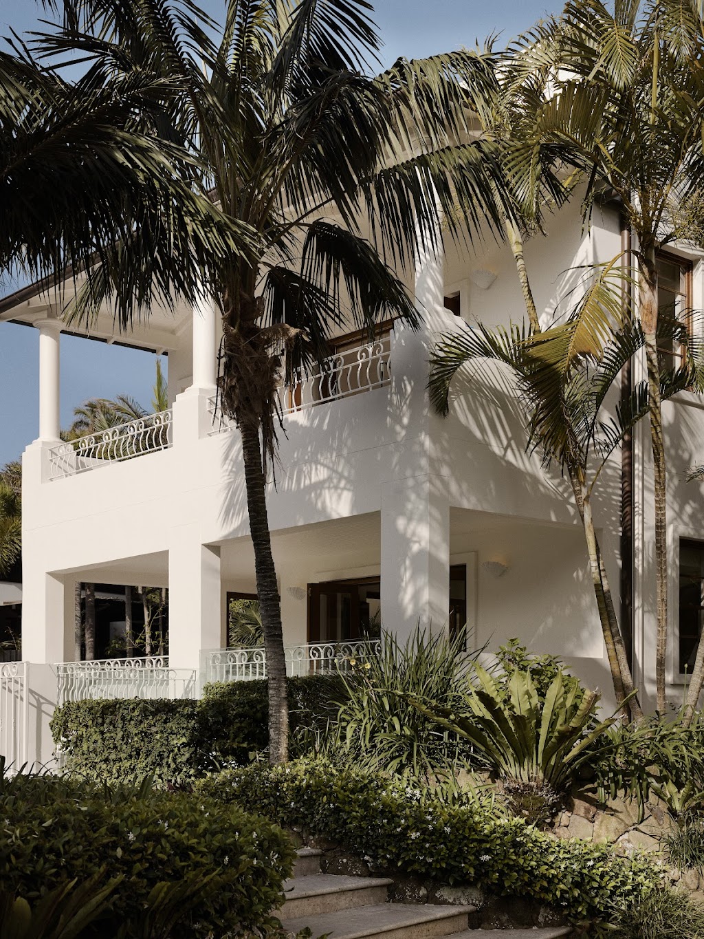 Raes Guesthouses | Unit 1/3 Marine Parade, Byron Bay NSW 2481, Australia | Phone: (02) 6685 5366