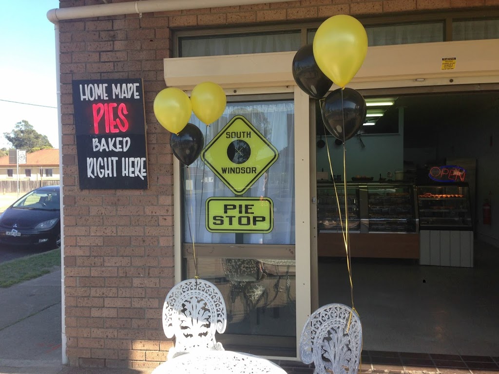 South Windsor Pie Stop | Cnr Campbell and George streets, South Windsor NSW 2756, Australia | Phone: 0417 252 741