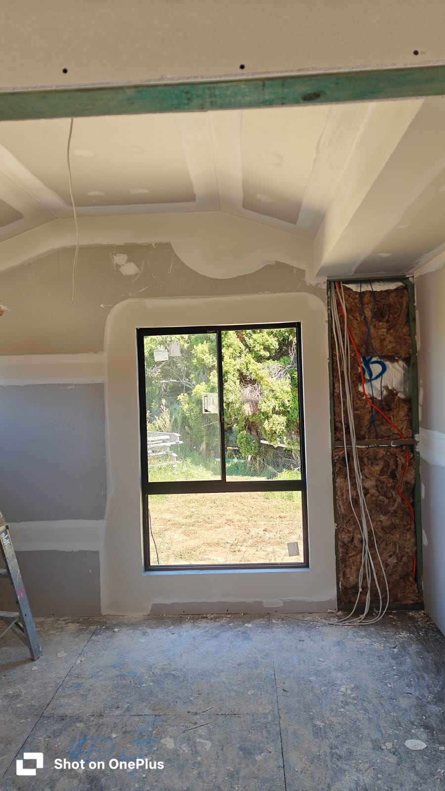 LV MODERN INTERIOR | 15 Anjou Cct, Cecil Hills NSW 2171, Australia | Phone: 0433 237 577