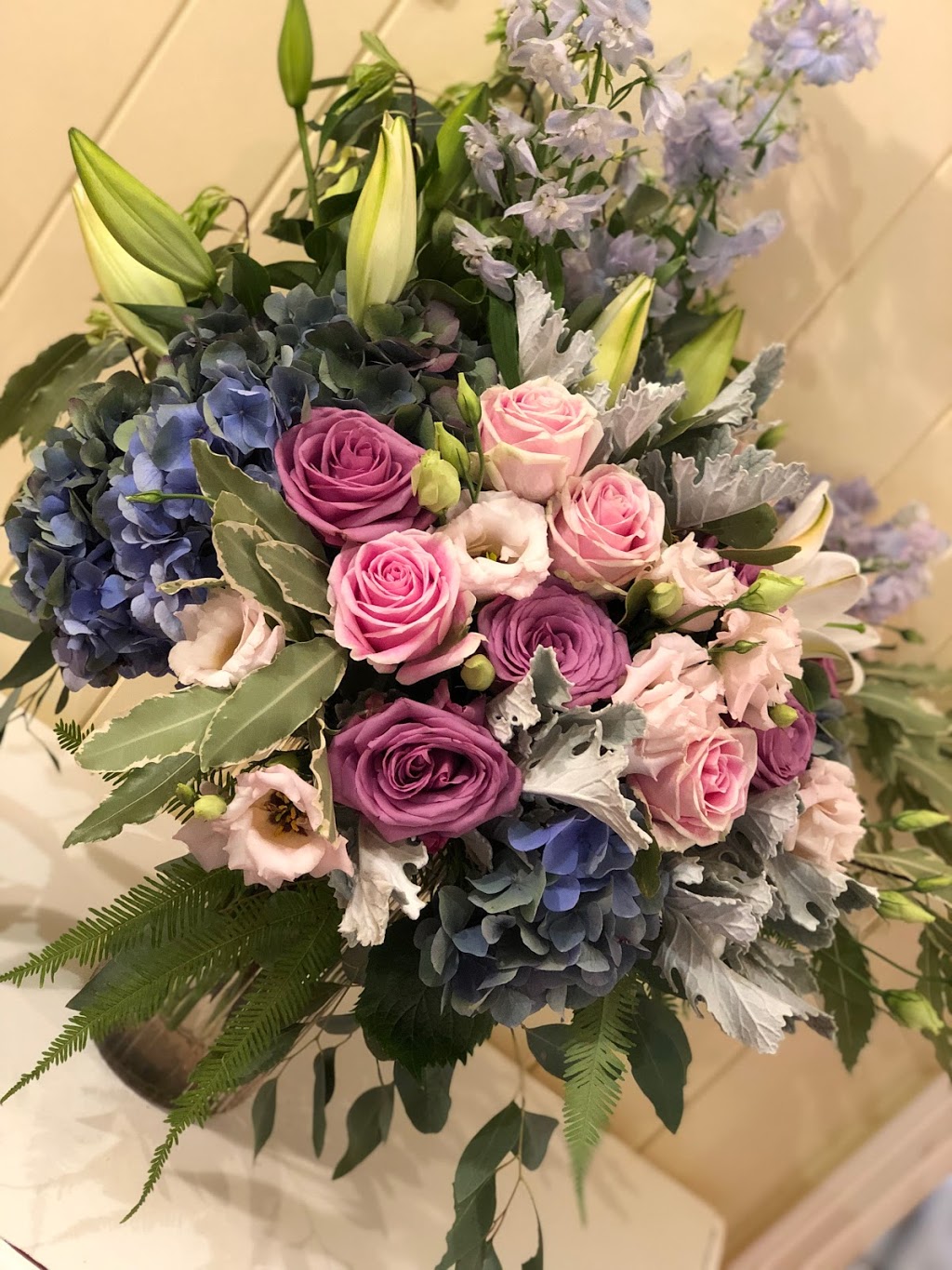Francescas Flowers | 120 Empress Terrace, Bardon QLD 4065, Australia | Phone: 0411 349 772