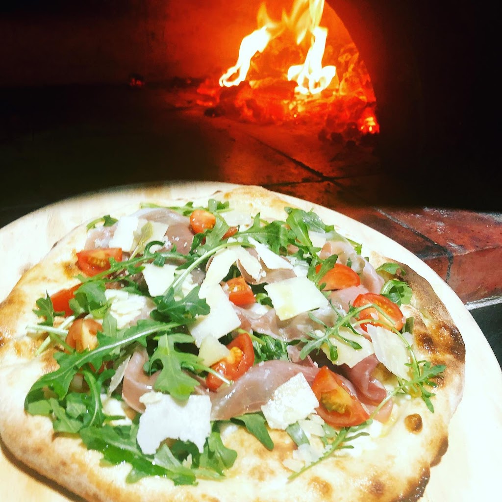 Peter Eva Italian food e pizza | meal takeaway | 2/52 Owen St, Huskisson NSW 2540, Australia | 0490972546 OR +61 490 972 546