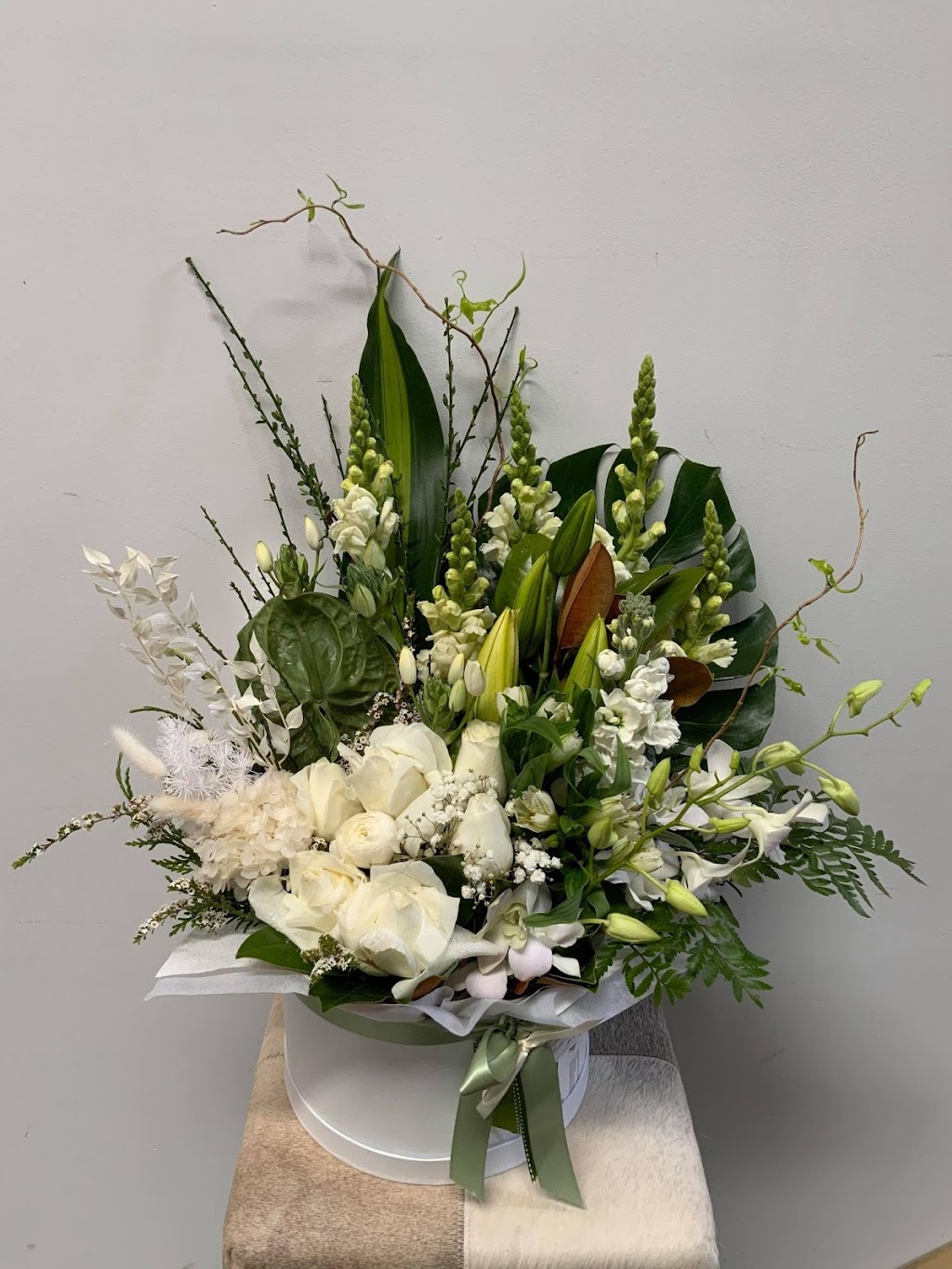 Deco Green Concepts (Melbourne Florist Warehouse) | florist | 14/39 Eucumbene Dr, Ravenhall VIC 3023, Australia | 0488559807 OR +61 488 559 807