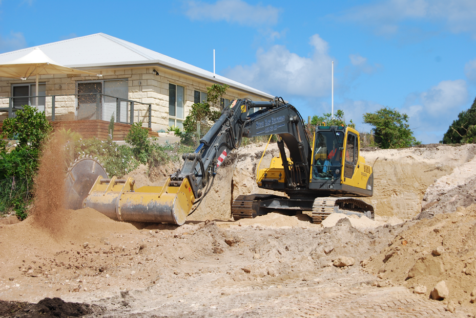 South East Excavations | 9/13 White St, Robe SA 5276, Australia | Phone: 0407 261 612