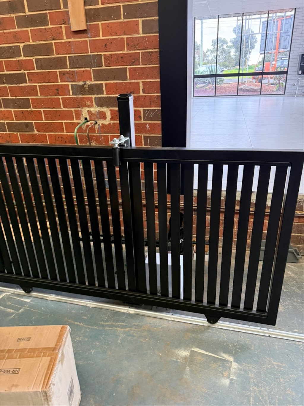 AM Garage Doors | 12 Bondon Cres, Manor Lakes VIC 3024, Australia | Phone: 0493 100 705