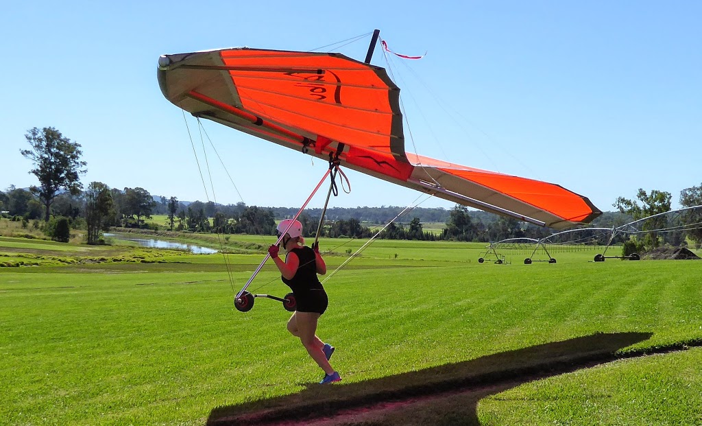 Capricorn Sky Sports Hang gliding and Paragliding Flight School | travel agency | 41 Pacific Dr, Blacks Beach QLD 4740, Australia | 0457287200 OR +61 457 287 200