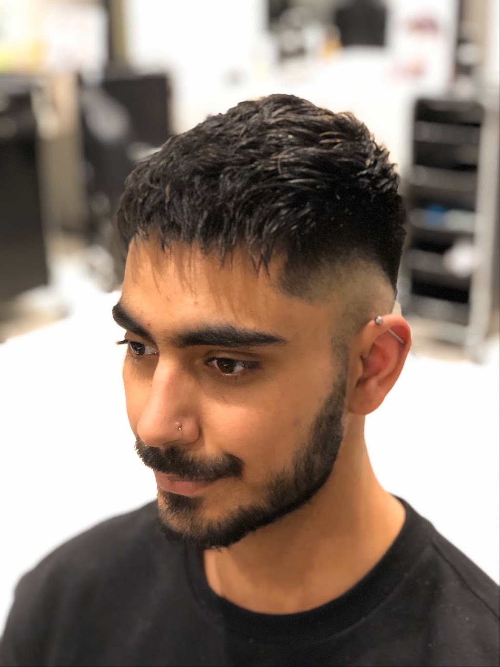 Barber Clips and Cuts | Waverley Gardens Shopping Centre, Shop 32/271 Police Rd, Mulgrave VIC 3170, Australia | Phone: 0424 560 883