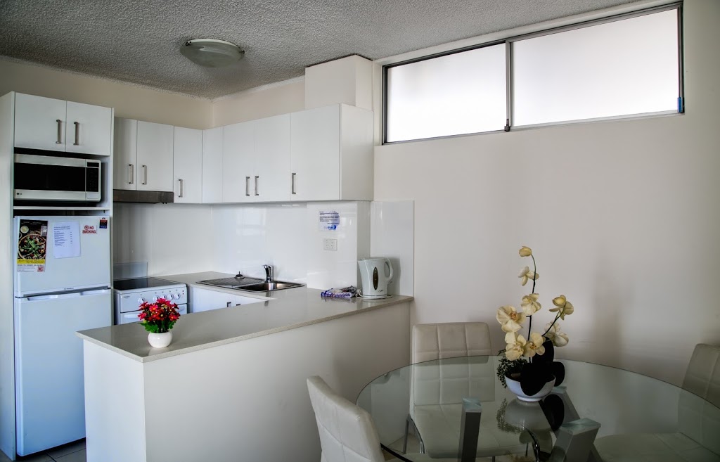 The Shore Holiday Apartments | lodging | 2 Ocean Ave, Surfers Paradise QLD 4215, Australia | 0755390388 OR +61 7 5539 0388