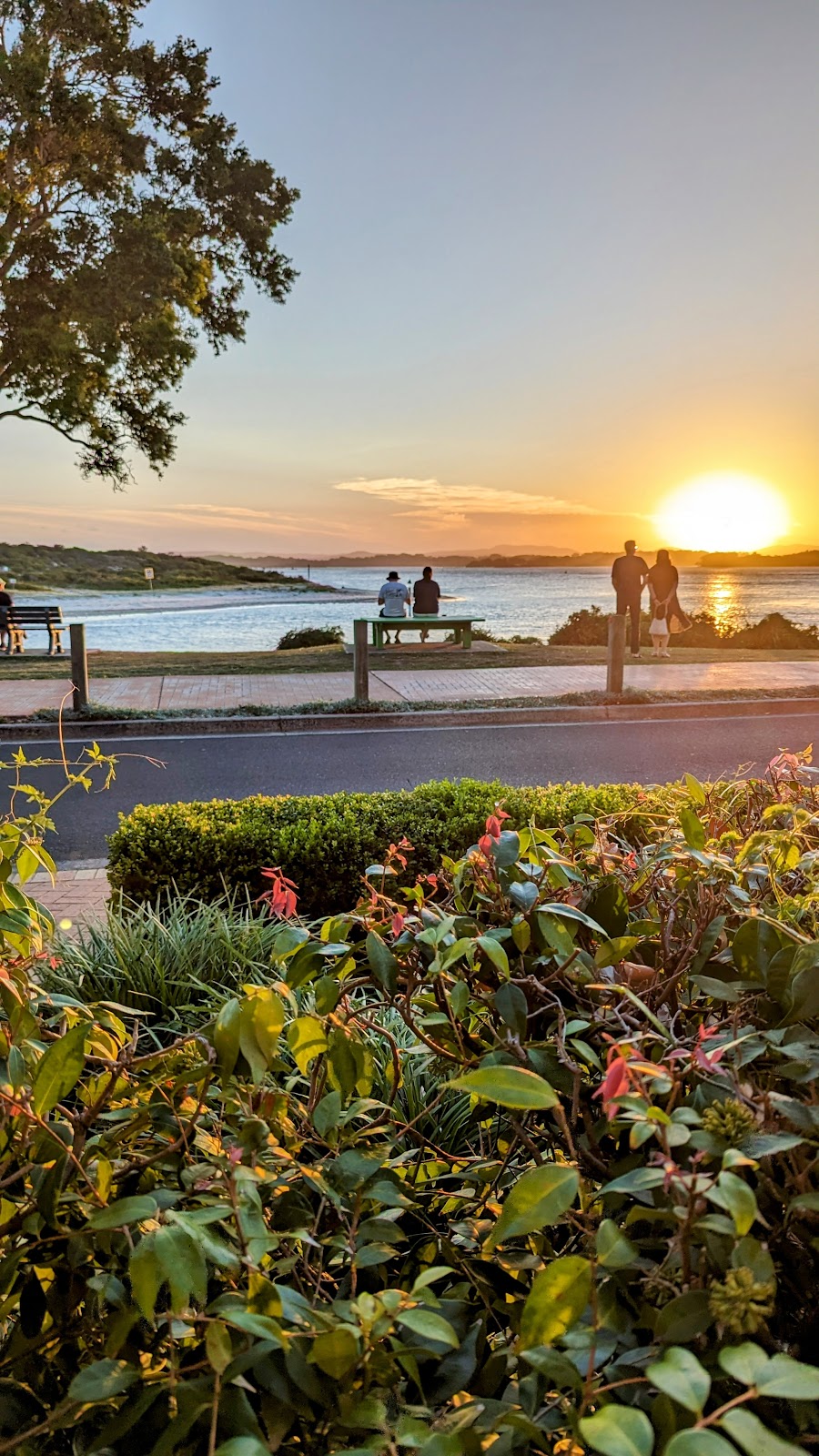 The Lake House on Wallis | 30A The Lakes Way, Elizabeth Beach NSW 2428, Australia | Phone: 0413 133 644