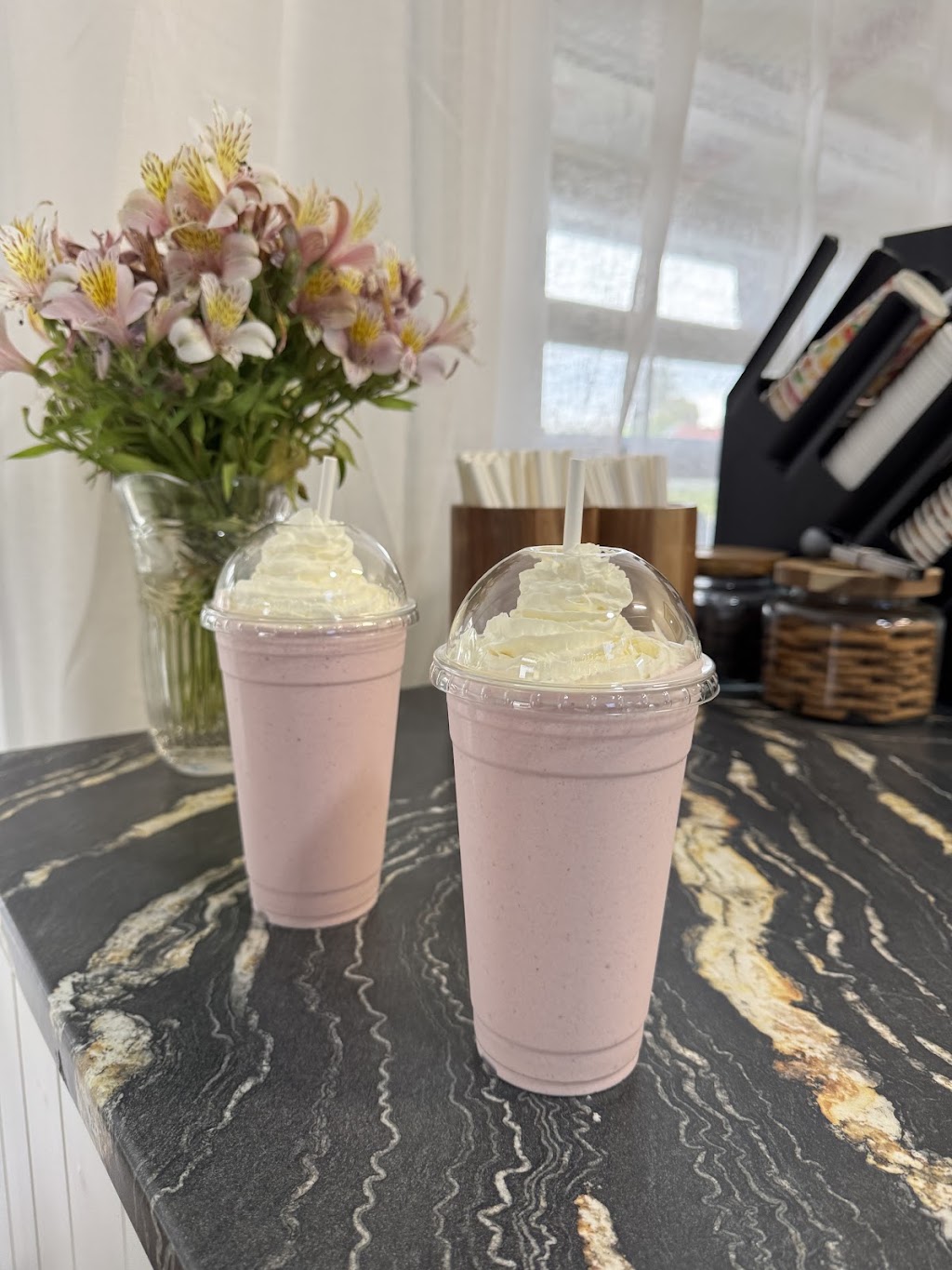 Shamrock Cafe Greenethorpe | 2 Collon St, Greenethorpe NSW 2809, Australia | Phone: 0401 931 606