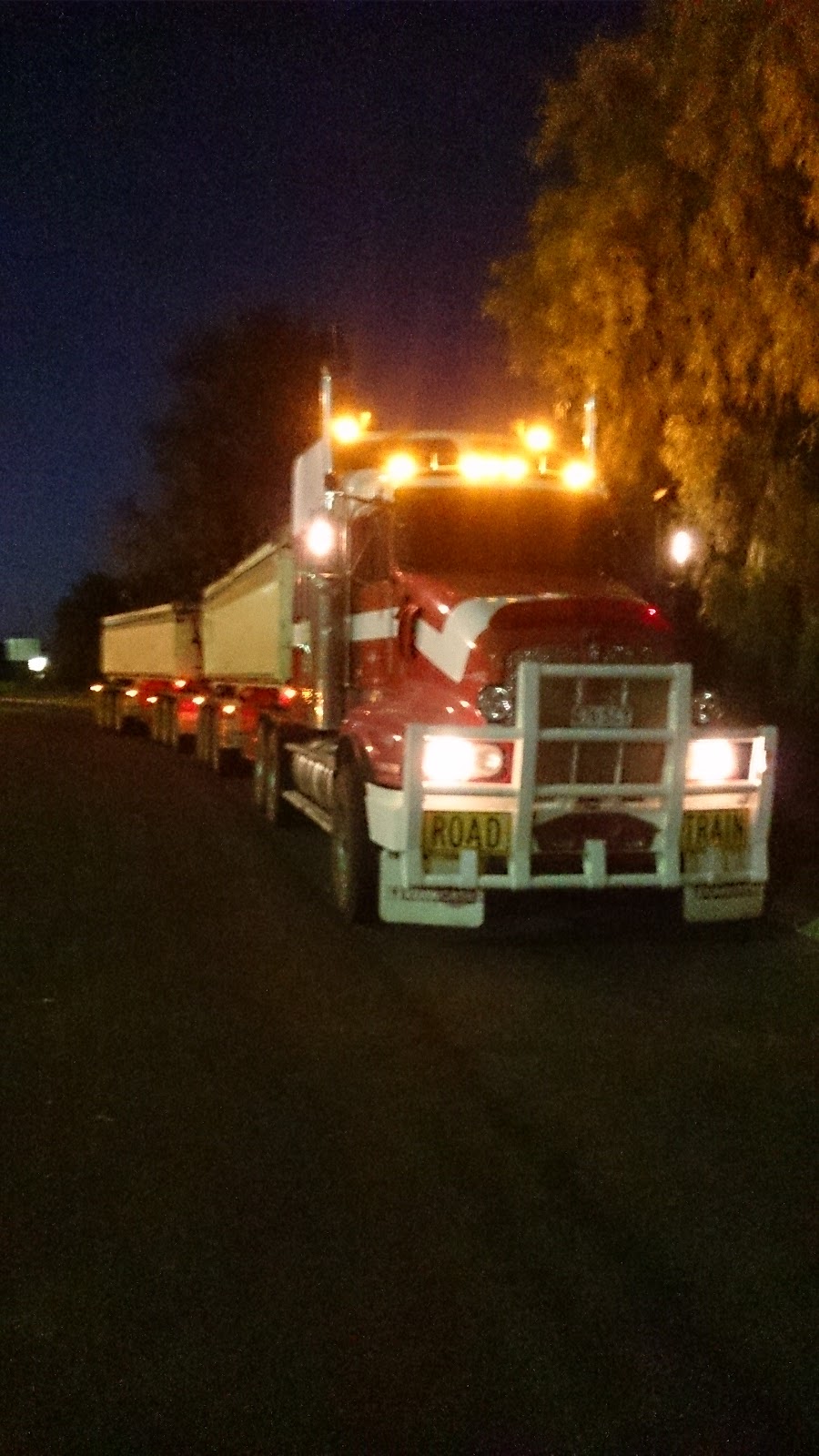 Walsh Haulage | 3 Eddy Dr, Capella QLD 4723, Australia | Phone: 0457 825 066