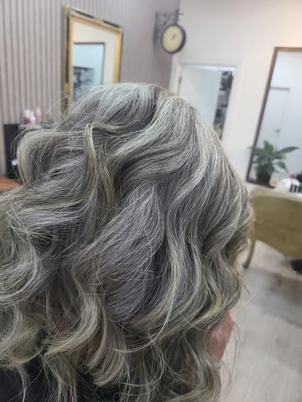 KW Hair Artistry | 184 Swallow Dr, Erskine Park NSW 2759, Australia | Phone: 0432 394 853