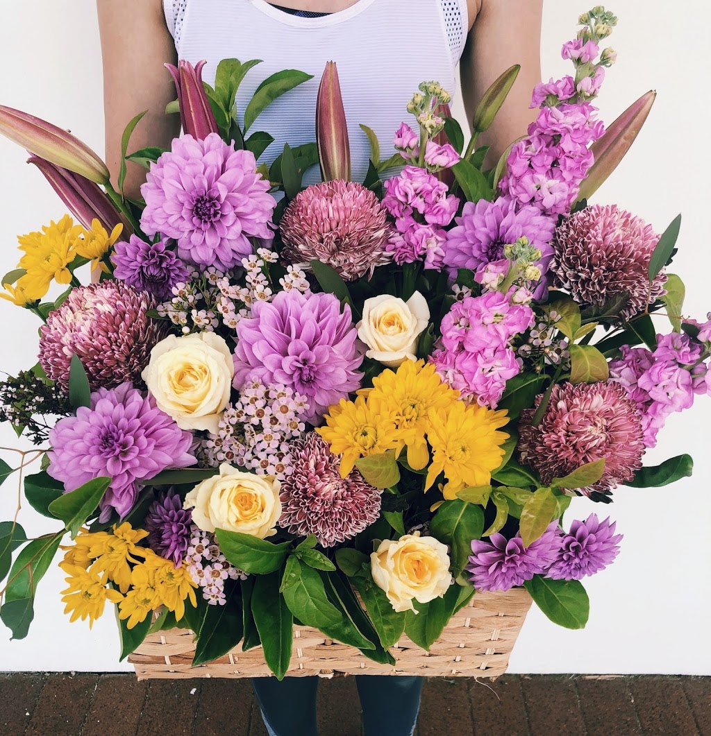 Tugun Village Florist | florist | 476 Golden Four Dr, Tugun QLD 4224, Australia | 0755981311 OR +61 7 5598 1311