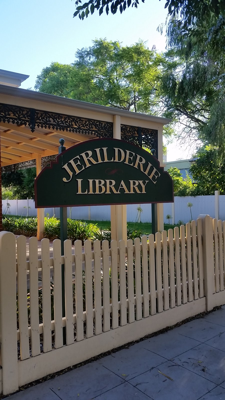 Jerilderie Library | library | 45 Jerilderie St, Jerilderie NSW 2716, Australia | 0358861868 OR +61 3 5886 1868