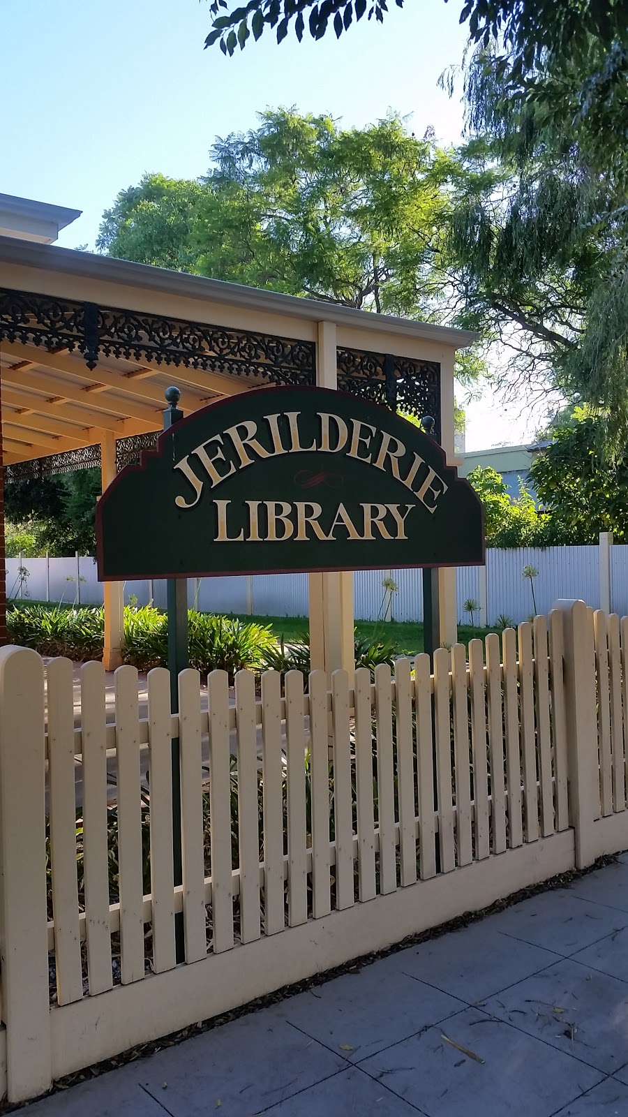 Jerilderie Library | 45 Jerilderie St, Jerilderie NSW 2716, Australia | Phone: (03) 5886 1868