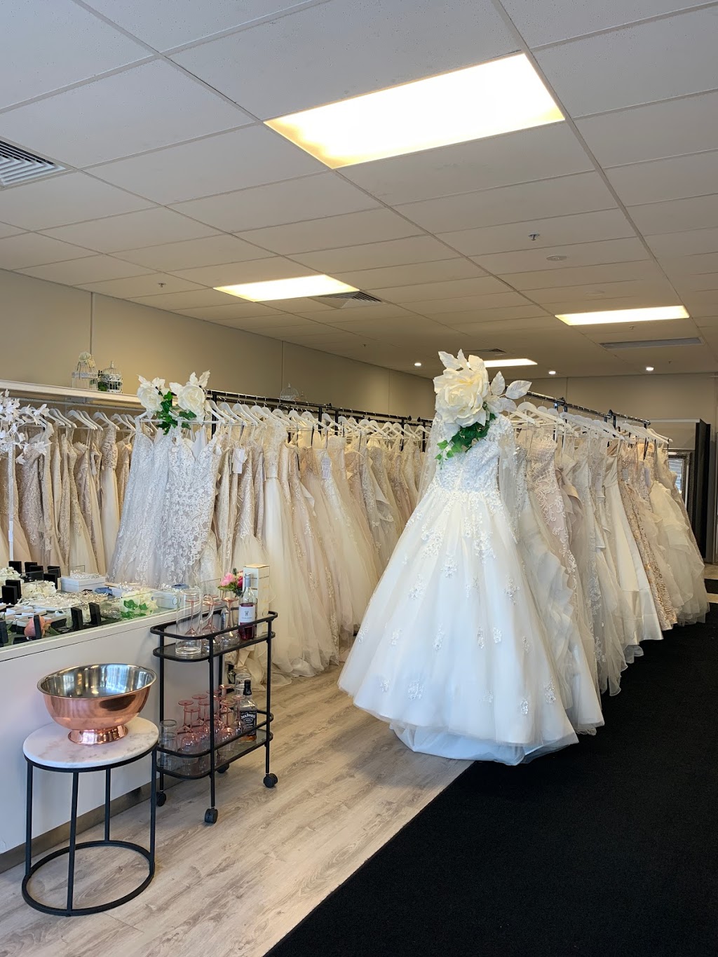 Adelaide Brides and Bloom | clothing store | 2a/42-48 Garden Terrace, Mawson Lakes SA 5095, Australia | 0882603266 OR +61 8 8260 3266