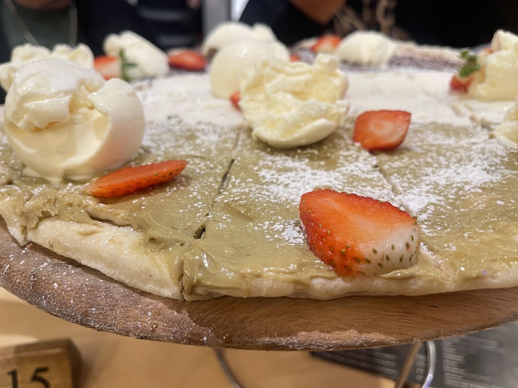 Bellas Pizzahouse | Mount Annan Marketplace, Shop 5/11-13 Main St, Mount Annan NSW 2567, Australia | Phone: (02) 4648 4838