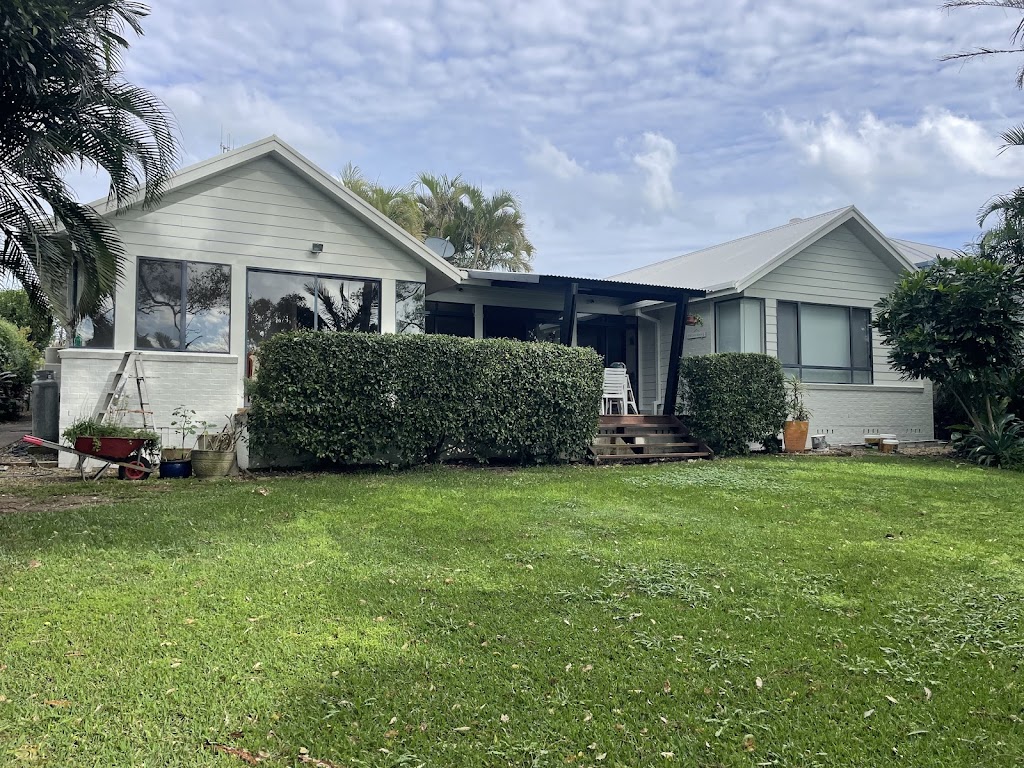 Coastwide Painting & Decorating | 44 Kendall Cres, Bonny Hills NSW 2445, Australia | Phone: 0423 936 341