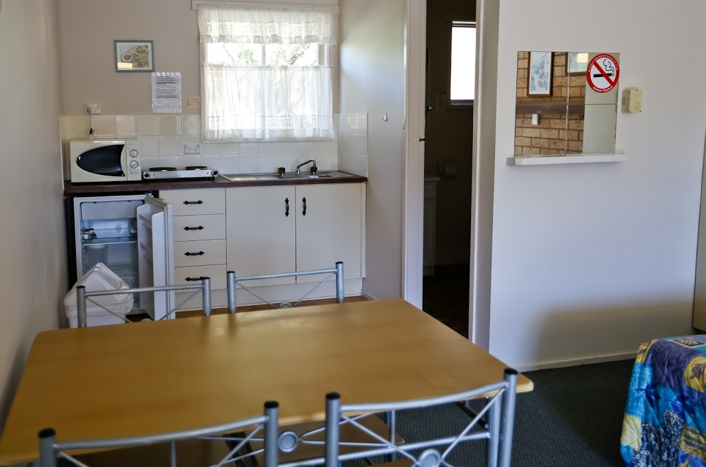 Culburra Beach Motel | 56 Brighton Parade, Culburra Beach NSW 2540, Australia | Phone: (02) 4447 2053