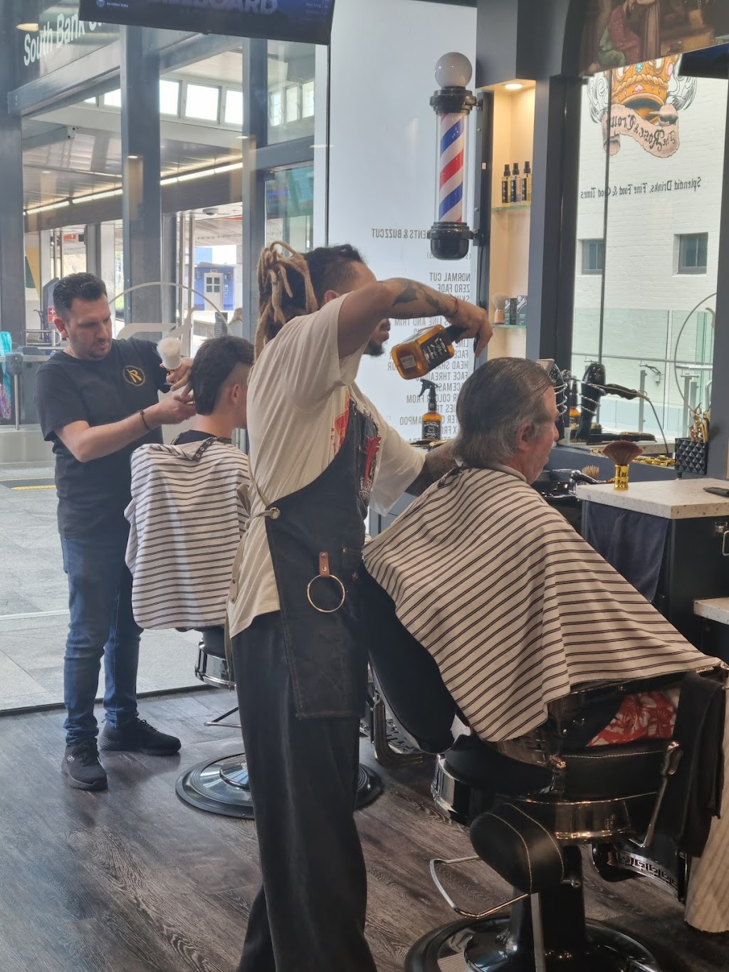 Razor Men Barber South bank | Retail 4A Emporium Hotel, 267 Grey St, South Brisbane QLD 4101, Australia | Phone: (07) 2101 5596