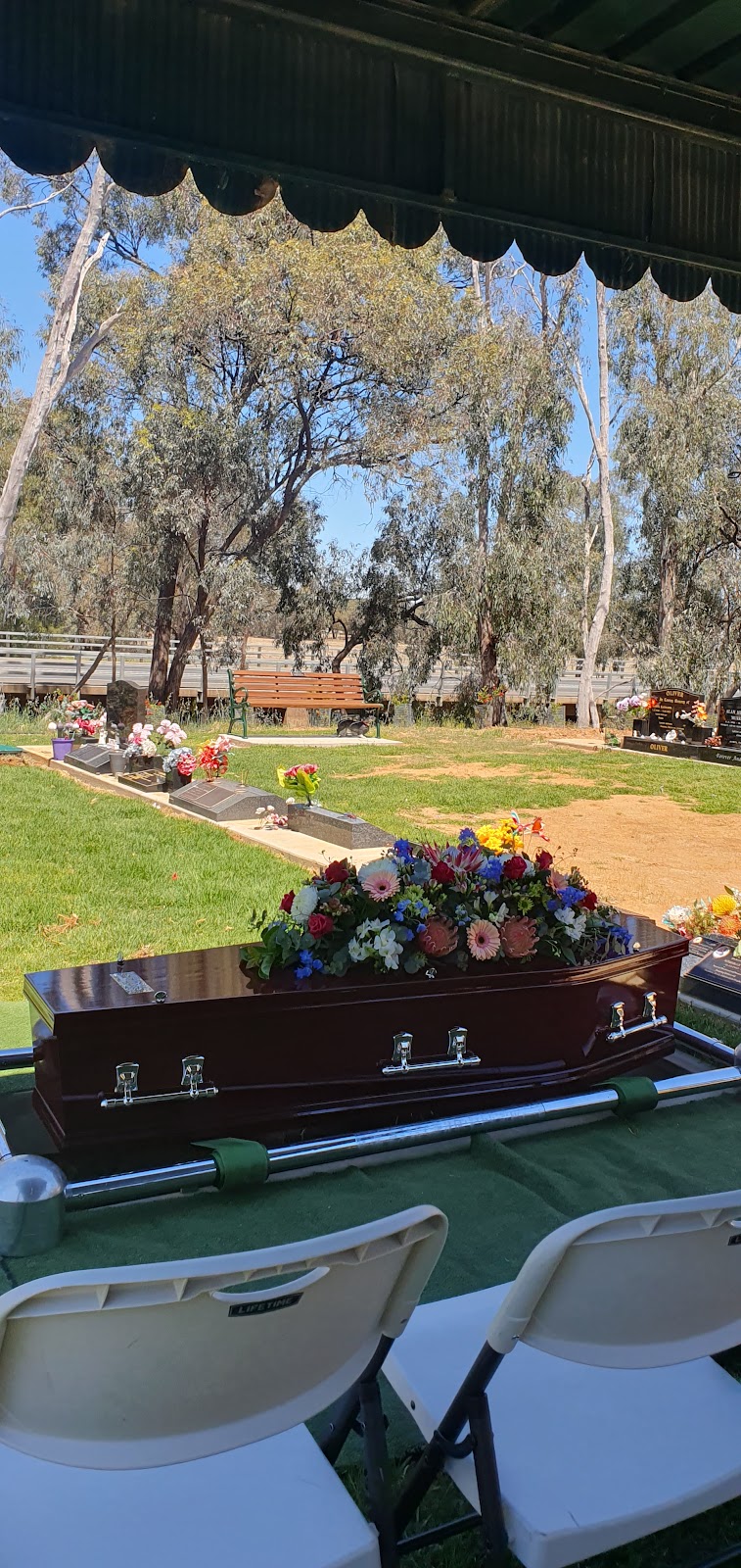 Moments with Meg Celebrant | Madill Rd, Undera VIC 3629, Australia | Phone: 0426 288 850