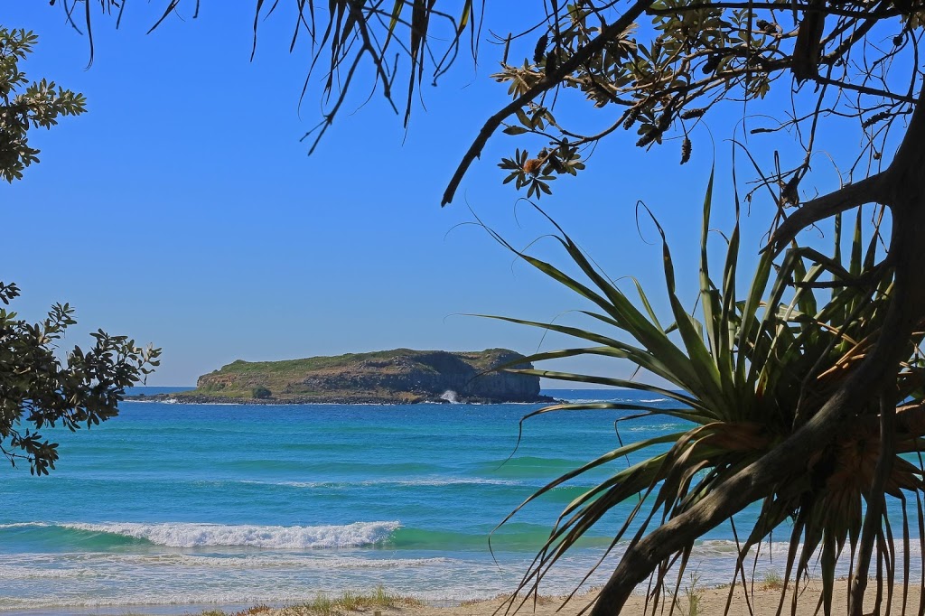 Fingal Holiday Rentals | 14 Lagoon Rd, Fingal Head NSW 2487, Australia | Phone: (02) 6674 5888