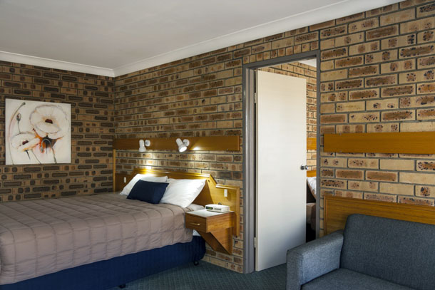 Mid Town Inn Narrabri | 41 Maitland St, Narrabri NSW 2390, Australia | Phone: (02) 6792 2233