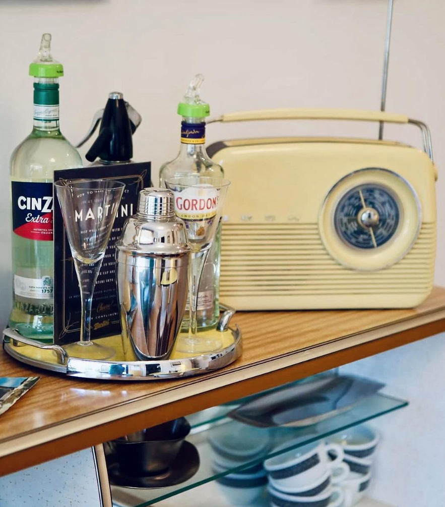 Martini Retro Hideaway | 43 Banjo Paterson Cres, Jindabyne NSW 2627, Australia | Phone: 0416 284 719