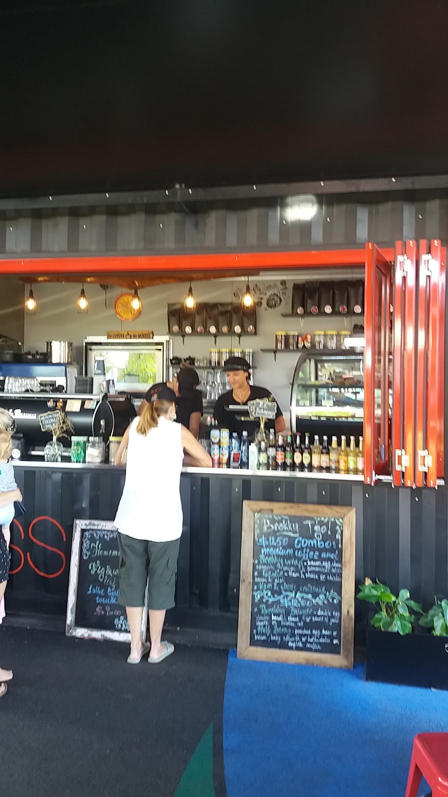 Izba Espresso | cafe | Birtinya Blvd & Lake Kawana Boulevard, Birtinya QLD 4575, Australia | 0406449617 OR +61 406 449 617