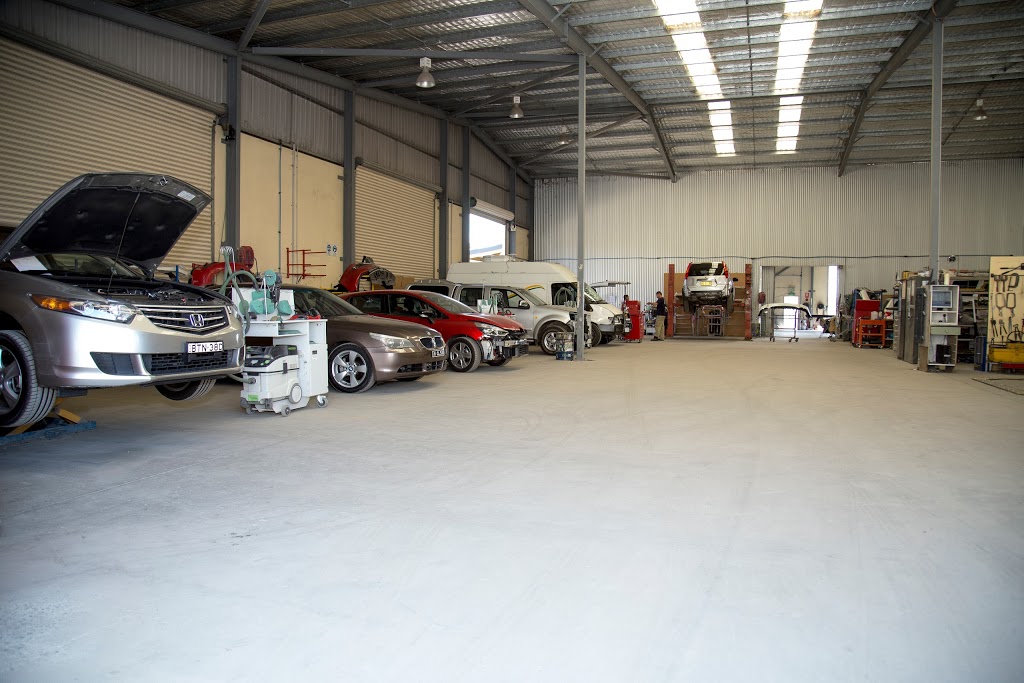 Brownings Smash Repairs | car repair | 74-76 Corporation Ave, Bathurst NSW 2795, Australia | 0263315255 OR +61 2 6331 5255