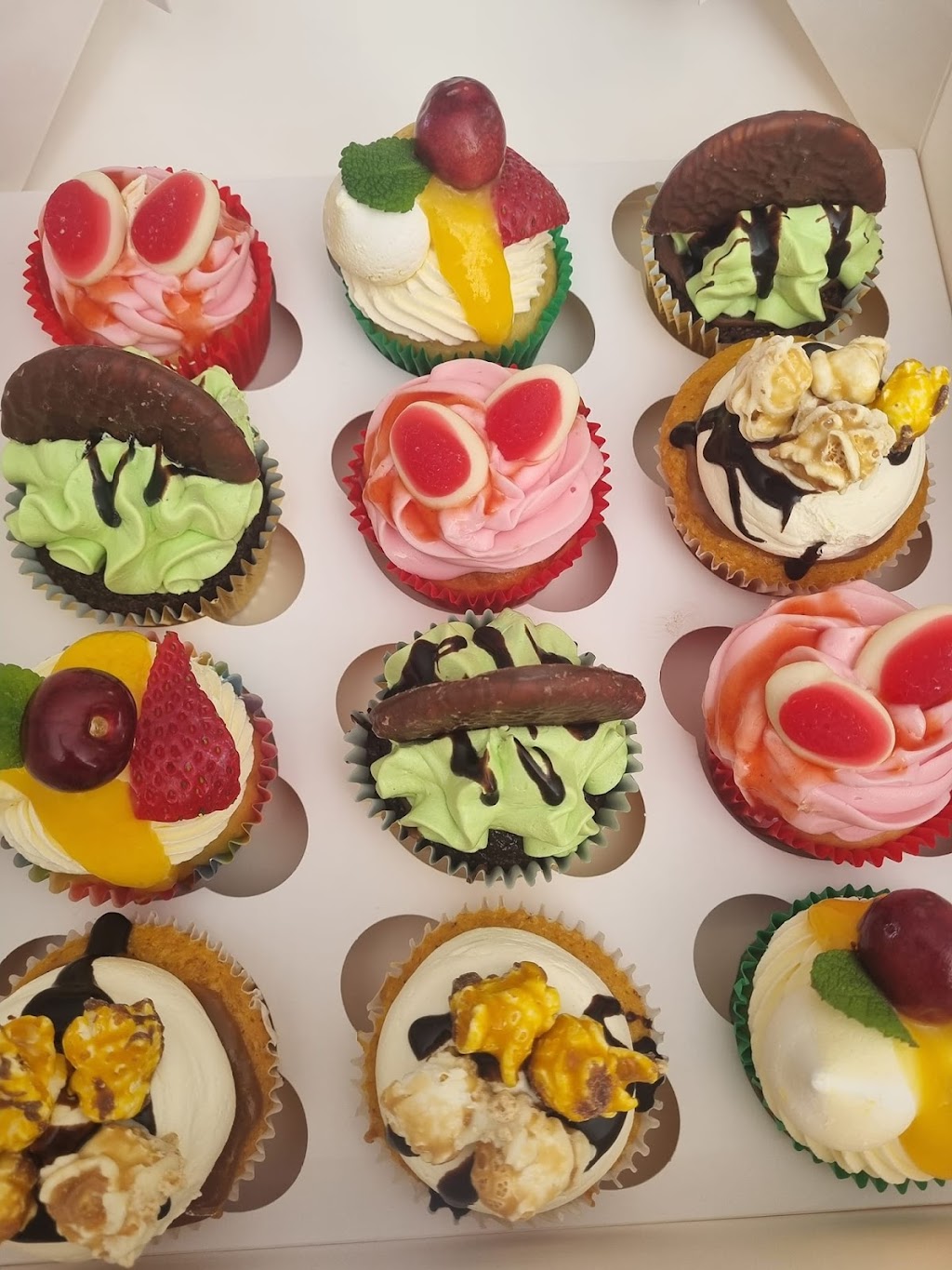 For the Luv of Cakes! | 9 Oak St, Woy Woy NSW 2256, Australia | Phone: 0414 392 429