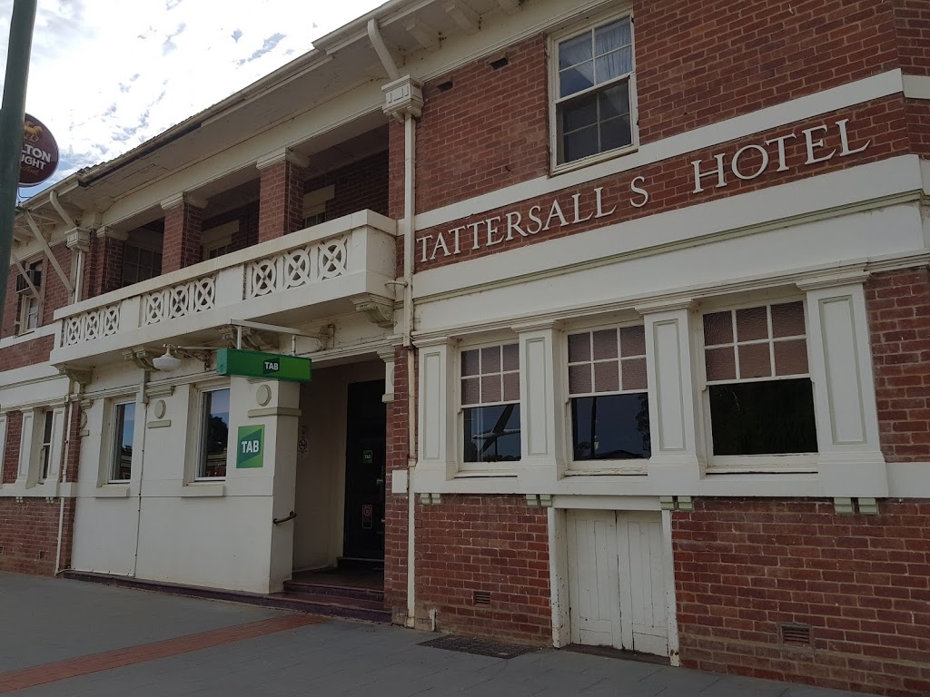 Tattersalls Hotel & Tocumwal Cellars | lodging | 2-6 Deniliquin Rd, Tocumwal NSW 2714, Australia | 0358742016 OR +61 3 5874 2016