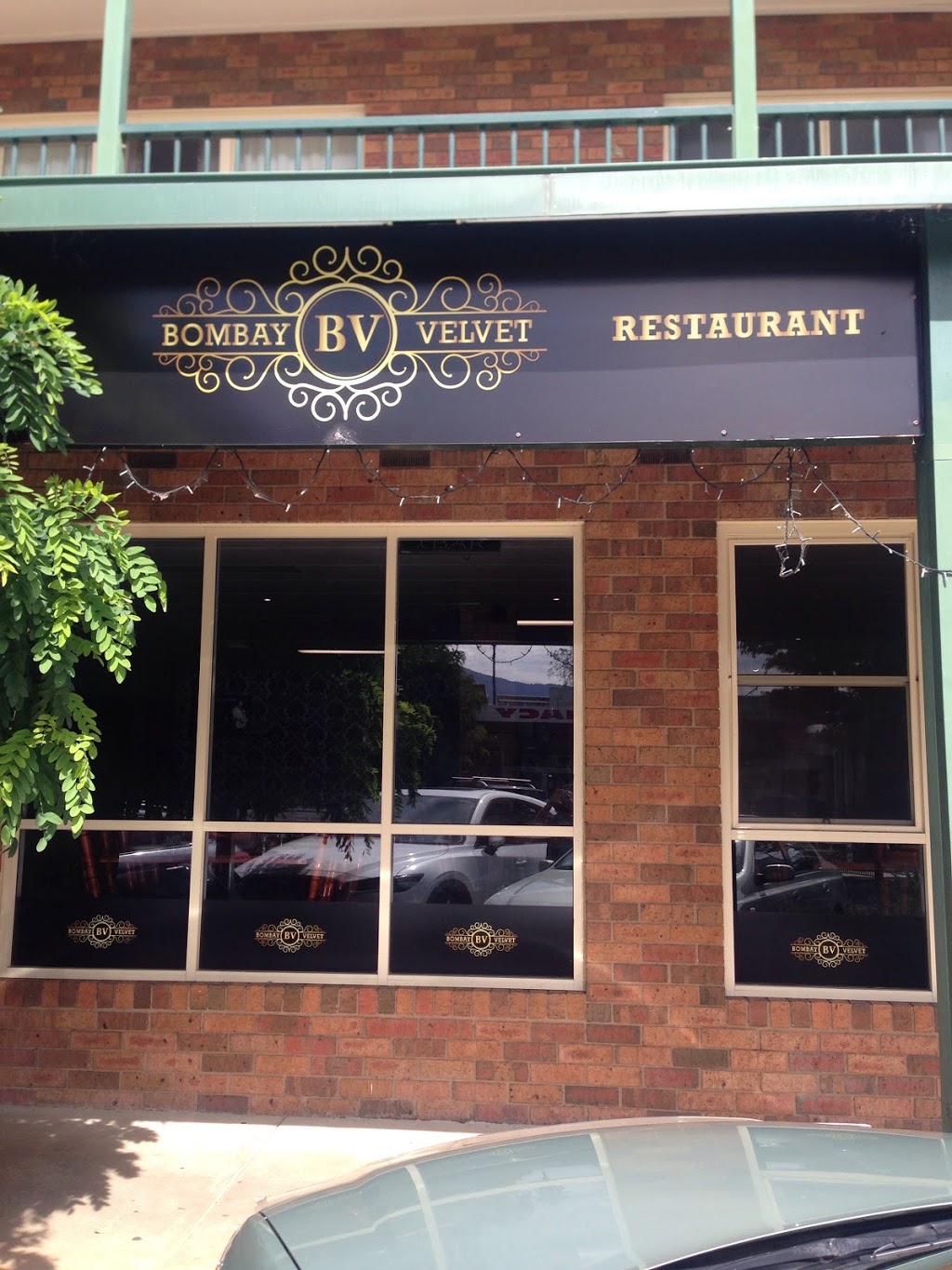 Bombay Velvet Bar And Restaurant | 1/10 Hollonds St, Mount Beauty VIC 3699, Australia | Phone: 0426 843 811