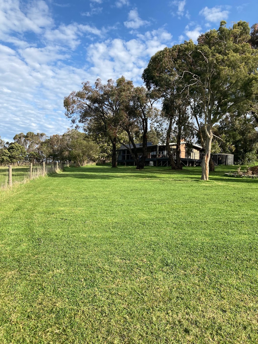 JOEYS MOWING. | 2/23 Anderson St, Newhaven VIC 3925, Australia | Phone: 0434 288 779