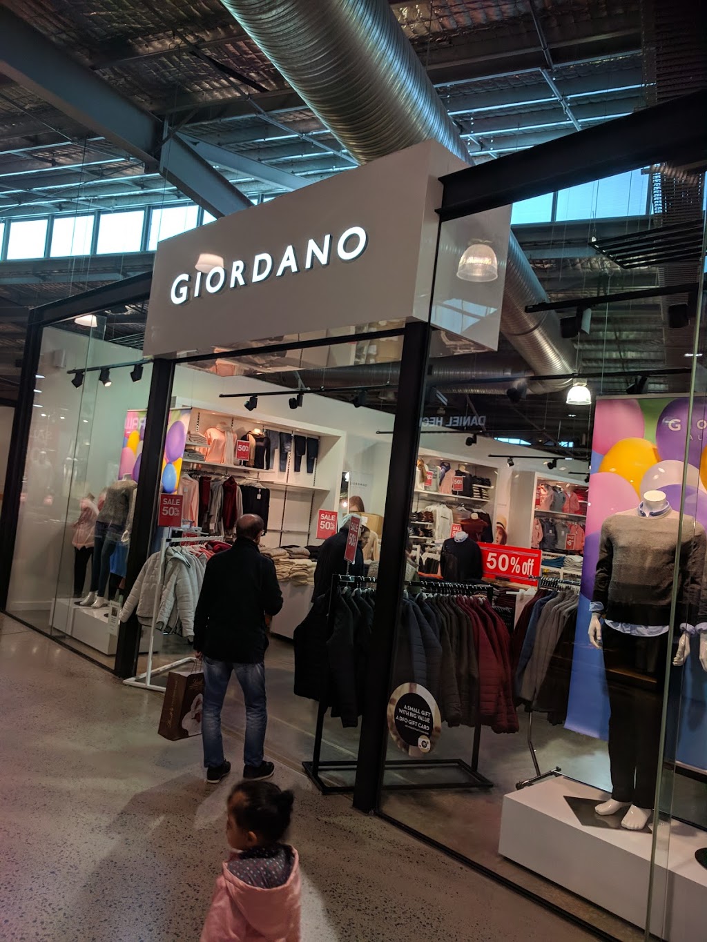 Giordano Essendon DFO | clothing store | 100 Bulla Rd, Essendon Fields VIC 3041, Australia | 0393795063 OR +61 3 9379 5063