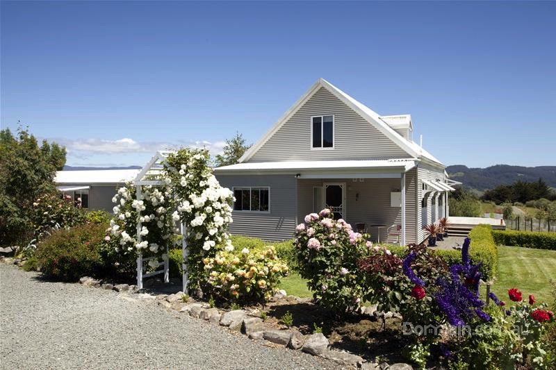 Windflowers Cottage B&B | lodging | 609 Silver Hill Rd, Lower Wattle Grove TAS 7109, Australia | 0409525758 OR +61 409 525 758