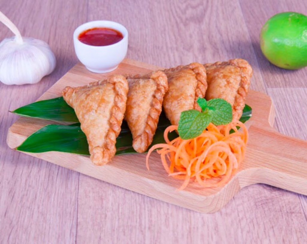 Thai Junction Kitchen | meal takeaway | 2 Chinook St, Everton Hills QLD 4035, Australia | 0733533988 OR +61 7 3353 3988