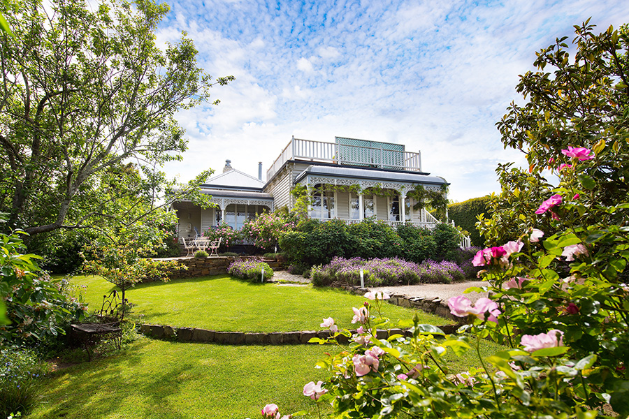 Lake Daylesford Country House | 134 Vincent St, Daylesford VIC 3640, Australia | Phone: (03) 5348 2003