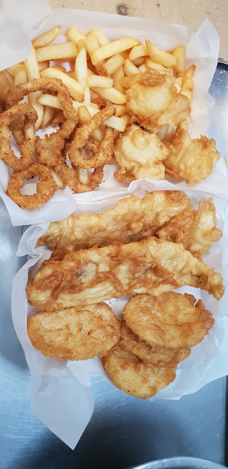 Woodys Seafood Takeaway | 42 Oxley Ave, Woody Point QLD 4019, Australia | Phone: 0401 074 681