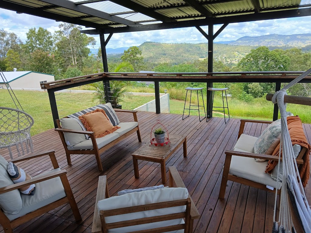 Hilltop Retreat | 1 Farwell Cl, Kooralbyn QLD 4285, Australia | Phone: 0411 825 153