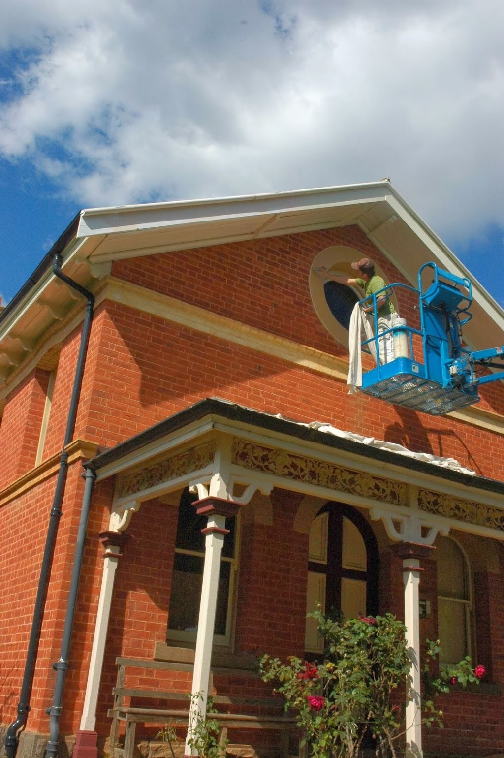 Haus Painter - Castlemaine | painter | 48 William St, Castlemaine VIC 3450, Australia | 0423284818 OR +61 423 284 818