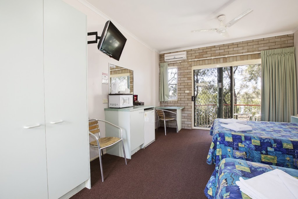 Waterfront Hotel | lodging | 2/46 David Low Way, Diddillibah QLD 4559, Australia | 0754582777 OR +61 7 5458 2777