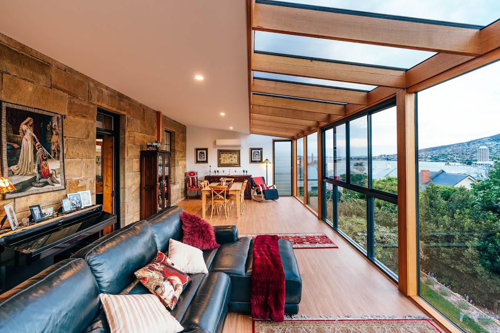 Oi Studios | Unit 2/4 Yamada Pl, Mornington TAS 7018, Australia | Phone: 0408 659 998