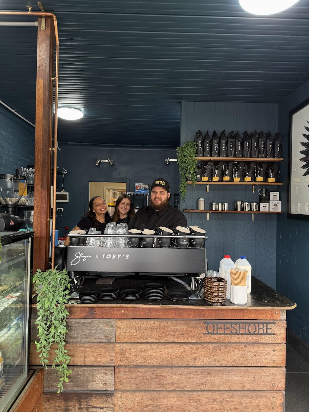 Offshore Coffee Bar Lake Cathie | 1661 Ocean Dr, Lake Cathie NSW 2445, Australia | Phone: 0403 377 542