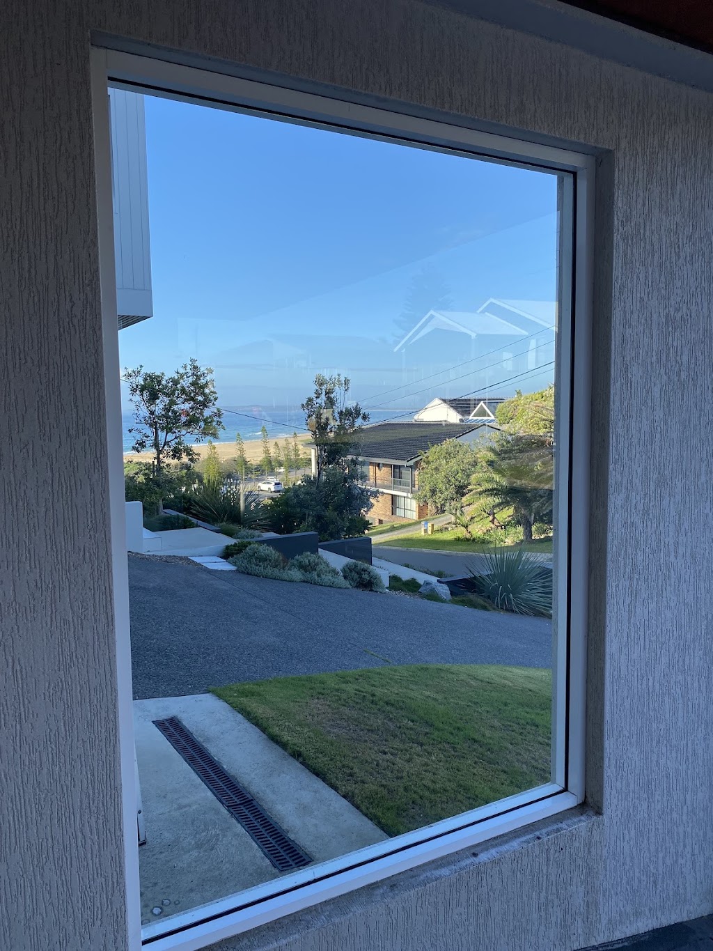 Focus window cleaning | Middleton Dr, Middleton Grange NSW 2171, Australia | Phone: 0438 576 655