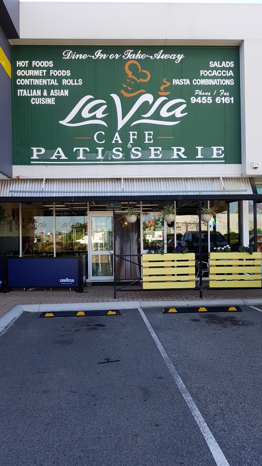 LaVia cafe and patisserie | cafe | 190 Bannister Rd, Canning Vale WA 6155, Australia | 0450257556 OR +61 450 257 556