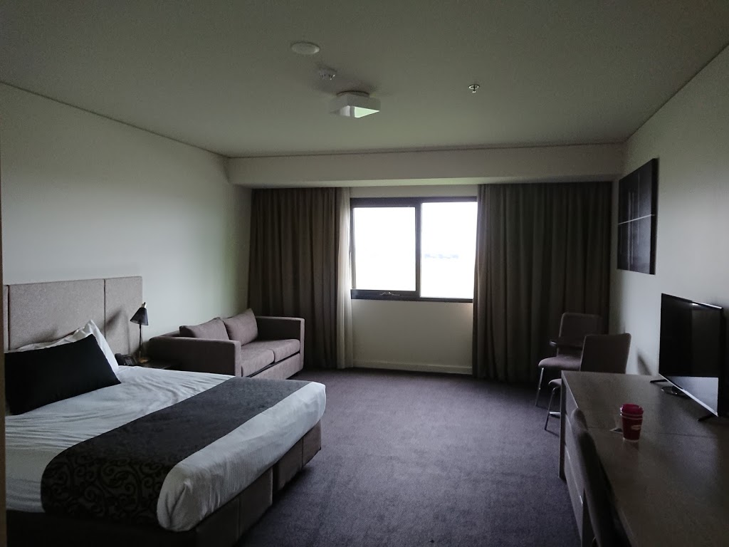 Quality Hotel Tabcorp Park | lodging | 2 Ferris Rd, Melton South VIC 3338, Australia | 0387460600 OR +61 3 8746 0600