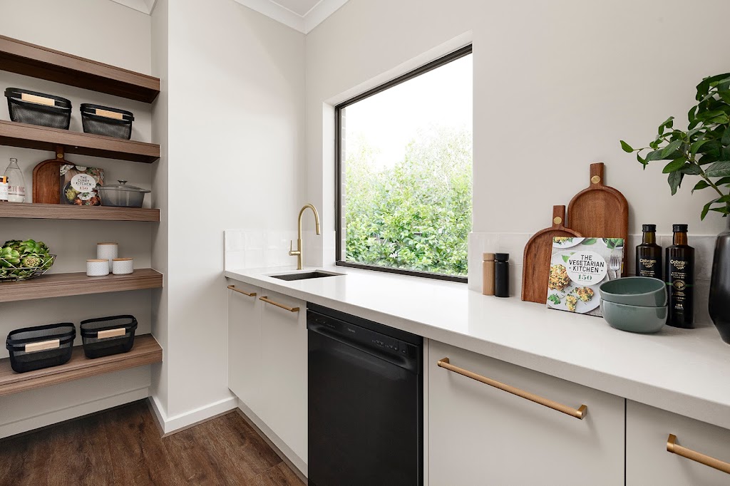 Simonds Homes - Alamora Estate, Tarneit | 64 Mendocino Cr, Tarneit VIC 3029, Australia | Phone: 0448 184 746
