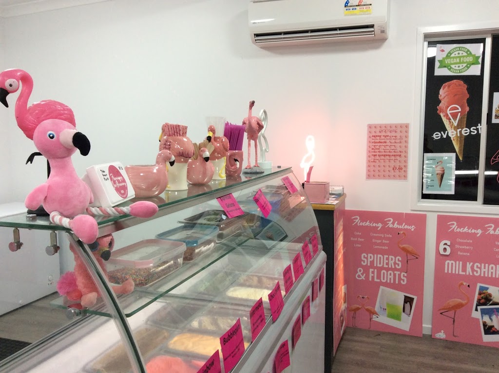 Flamingos Ice Creamery | cafe | Shop 7/874 Beachmere Rd, Beachmere QLD 4510, Australia | 0409389471 OR +61 409 389 471