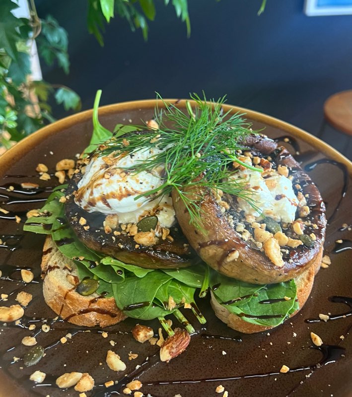 Mishkas Cafe | 87 Great Ocean Rd, Aireys Inlet VIC 3231, Australia | Phone: 0428 379 790